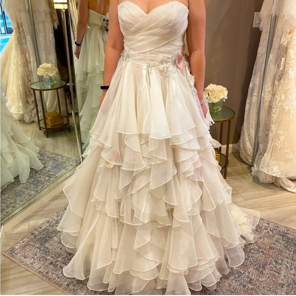 Watters champagne wedding dress with unique flower feathers NWT 💕